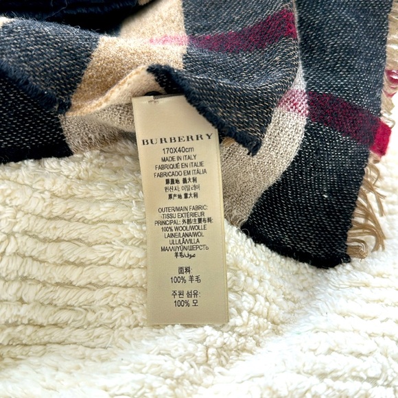 Burberry reversible color check wool scarf - new with tag - Picture 3 of 4